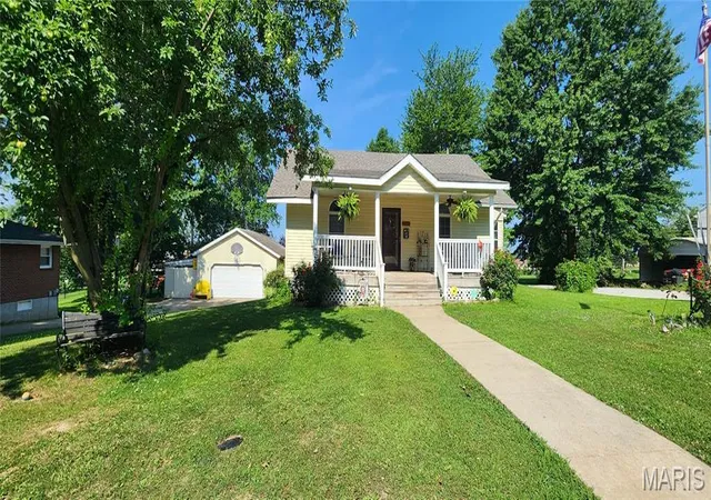 1st image of 4999 College Ave, Hannibal, MO 63401 | MLS# MIS26046654