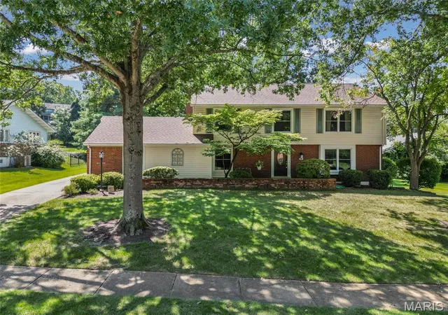 Photo 1 of Single family home for sale at 480 Maymont Dr, Ballwin, MO 63011 | MLS# MIS26046665 | Listing updated on 2026-09-14