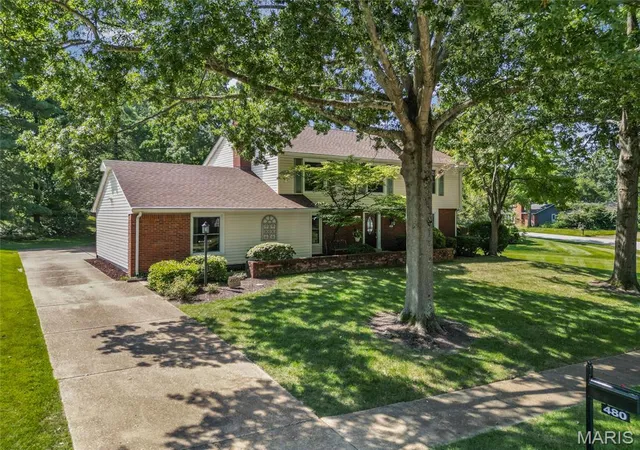 Photo 3 of Single family home for sale at 480 Maymont Dr, Ballwin, MO 63011 | MLS# MIS26046665 | Listing updated on 2026-09-14