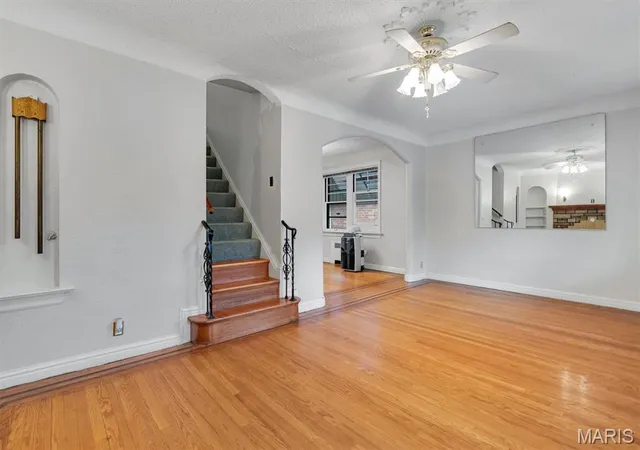 Photo 2 of Single family home for sale at 5619 Neosho St, Saint Louis, MO 63109 | MLS# MIS26046667 | Listing updated on 2026-10-19