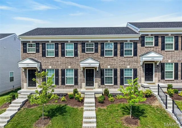 Photo 1 of Townhouse for sale at 405 Sunset Hollow Dr, Wentzville, MO 63385 | MLS# MIS26046670 | Listing updated on 2026-08-11