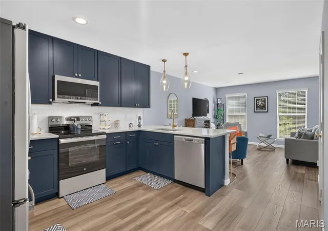 Photo 3 of Townhouse for sale at 405 Sunset Hollow Dr, Wentzville, MO 63385 | MLS# MIS26046670 | Listing updated on 2026-08-11