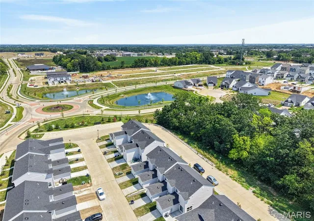 Photo 4 of Townhouse for sale at 405 Sunset Hollow Dr, Wentzville, MO 63385 | MLS# MIS26046670 | Listing updated on 2026-08-11