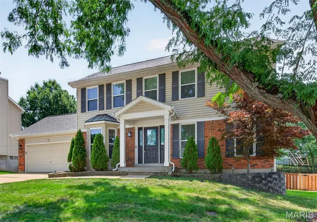 3rd image of 1525 Atlantic Crossing Dr, Fenton, MO 63026 | MLS# MIS26046671