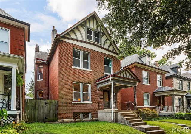 Photo 1 of Sale Pending at 3662 Humphrey St, Saint Louis, MO 63116 | MLS# MIS26046698 | Listing updated on 2026-10-05