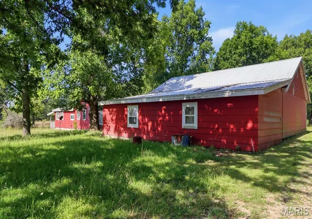 Photo 2 of Sale Pending at 13994 Hwy C, Licking, MO 65542 | MLS# MIS26046701 | Listing updated on 2026-10-01