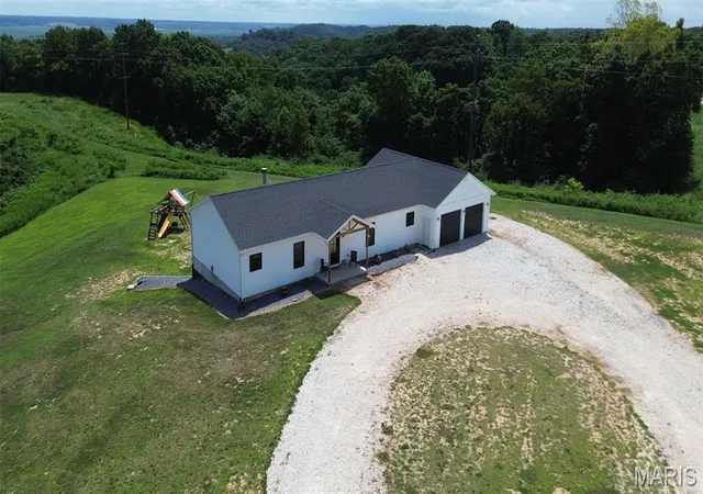 Photo 2 of Single family home for sale at 2206 Plummer Hill Rd, Hardin, IL 62047 | MLS# MIS26046714 | Listing updated on 2026-08-17