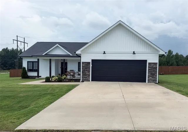 1st image of 205 Berkshire, Poplar Bluff, MO 63901 | MLS# MIS26046724