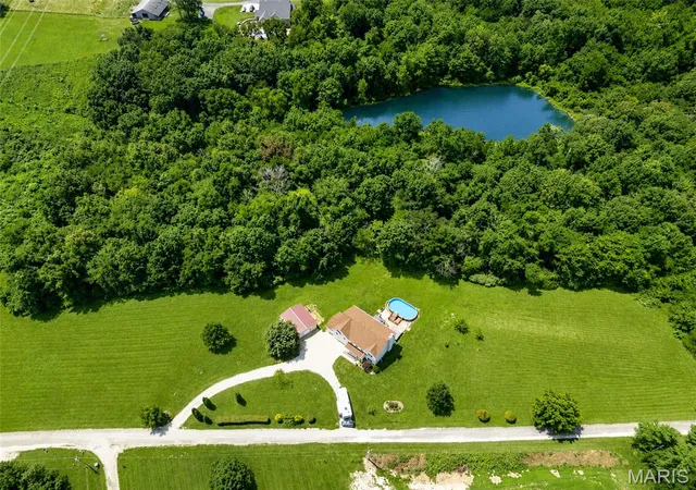 Photo 3 of Single family home for sale at 53 Glenn Oaks Dr, Labadie, MO 63055 | MLS# MIS26046727 | Listing updated on 2026-09-21