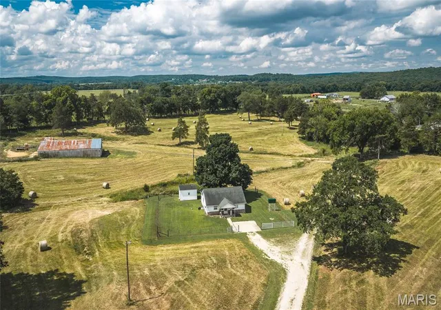 Photo 3 of Single family home for sale at 10555 Pashia Rd, Potosi, MO 63664 | MLS# MIS26046735 | Listing updated on 2026-07-21