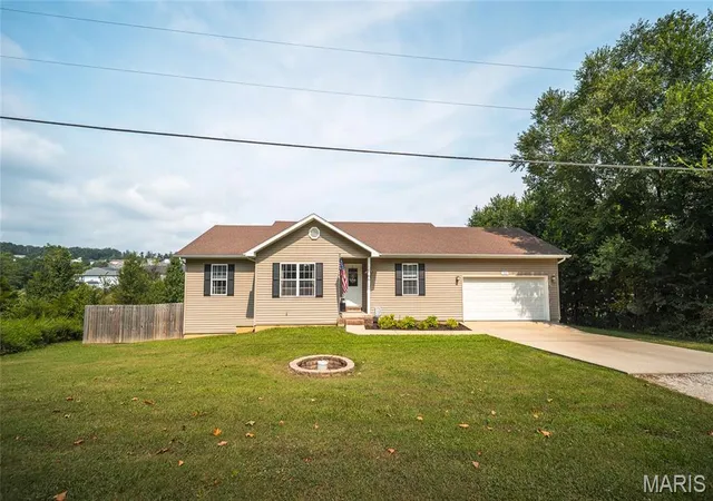 1st image of 111 Lyle Curtis Cir, Waynesville, MO 65583 | MLS# MIS26046748