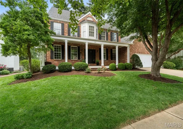 Photo 1 of Sale Pending at 283 Dickens Farm Ln, Ballwin, MO 63021 | MLS# MIS26046754 | Listing updated on 2026-08-17
