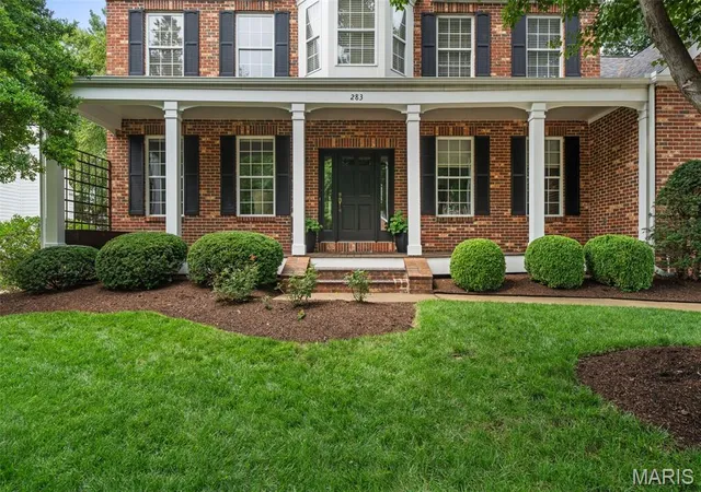 Photo 3 of Sale Pending at 283 Dickens Farm Ln, Ballwin, MO 63021 | MLS# MIS26046754 | Listing updated on 2026-08-17