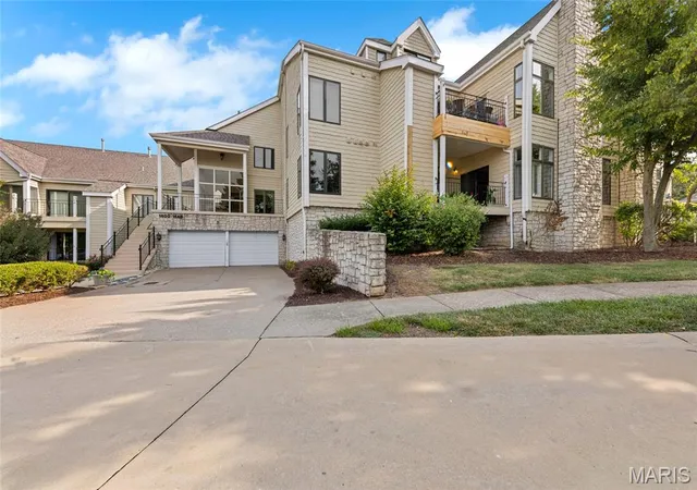 Photo 2 of Sale Pending at 1610 Lake Knoll Dr #1N, Lake Saint Louis, MO 63367 | MLS# MIS26046758 | Listing updated on 2026-08-13