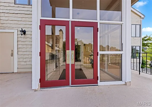 Photo 3 of Sale Pending at 1610 Lake Knoll Dr #1N, Lake Saint Louis, MO 63367 | MLS# MIS26046758 | Listing updated on 2026-08-13