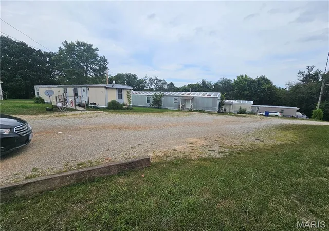 1st image of 568 & 572 Hwy Y #B,C,D,E,F,G,I, Saint Robert, MO 65584 | MLS# MIS26046769