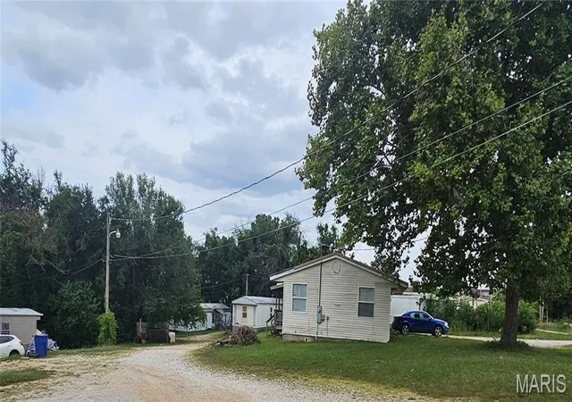 2nd image of 568 & 572 Hwy Y #B,C,D,E,F,G,I, Saint Robert, MO 65584 | MLS# MIS26046769