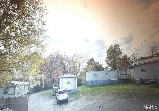 2nd image of 568 & 572 Hwy Y, Saint Robert, MO 65584