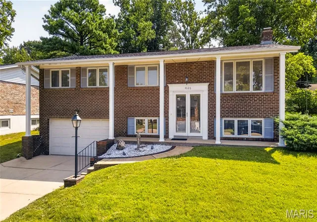 Photo 2 of Single family home for sale at 4626 Yorkchester Dr, Saint Louis, MO 63129 | MLS# MIS26046771 | Listing updated on 2026-09-13