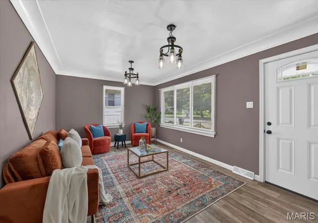Photo 4 of Sale Pending at 639 Royal Heights Rd, Belleville, IL 62226 | MLS# MIS26046772 | Listing updated on 2026-09-25