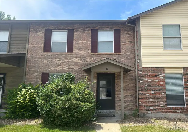 Photo 1 of Townhouse for sale at 47 Park Charles Blvd #C, Saint Peters, MO 63376 | MLS# MIS26046775 | Listing updated on 2026-09-08