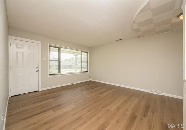 Photo 3 of Single family home for sale at 9813 Wendell Dr, Saint Louis, MO 63136 | MLS# MIS26046780 | Listing updated on 2026-10-14