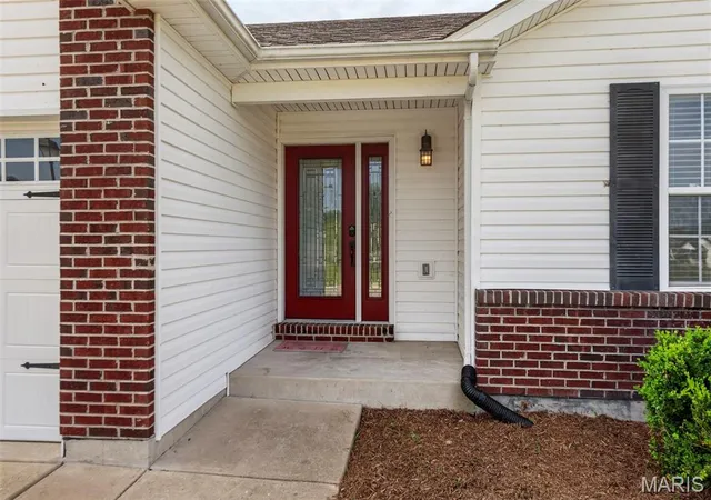 Photo 3 of Sale Pending at 36 Colton Jesse Dr, Winfield, MO 63389 | MLS# MIS26046782 | Listing updated on 2026-08-16