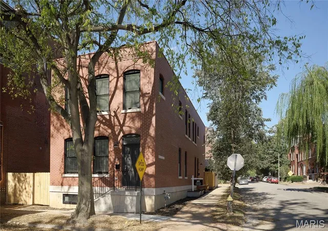 Photo 1 of Single family home for sale at 2001 Lynch St, Saint Louis, MO 63118 | MLS# MIS26046785 | Listing updated on 2026-10-18