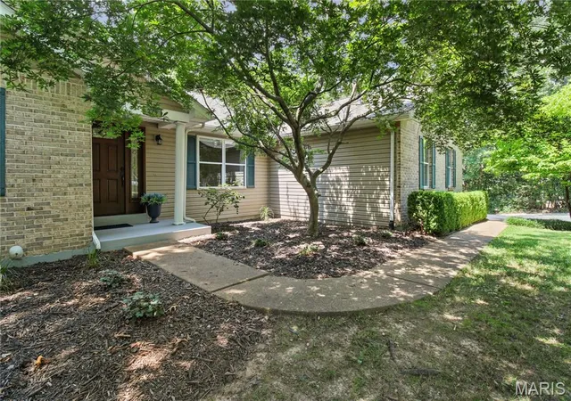 2nd image of 279 Fawn Ridge Ln, Hillsboro, MO 63050 | MLS# MIS26046786