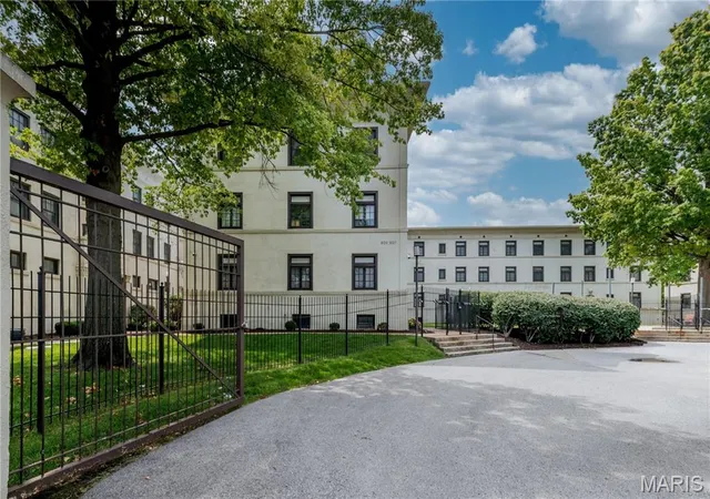 Photo 2 of Condo for sale at 607 Westgate Ave #E, Saint Louis, MO 63130 | MLS# MIS26046800 | Listing updated on 2026-08-03