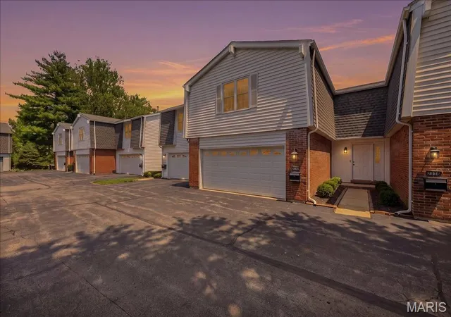Photo 1 of Sale Pending at 2174 Bantry Ct, Chesterfield, MO 63017 | MLS# MIS26046815 | Listing updated on 2026-08-22