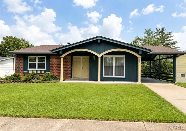 Photo 1 of Single family home for sale at 745 Woodrun Dr, Ballwin, MO 63021 | MLS# MIS26046826 | Listing updated on 2026-09-07