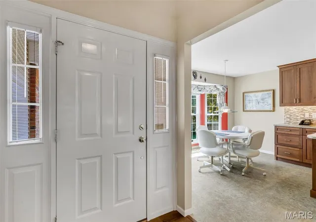 Photo 2 of Sale Pending at 811 Brae Ct, Chesterfield, MO 63017 | MLS# MIS26046835 | Listing updated on 2026-09-01