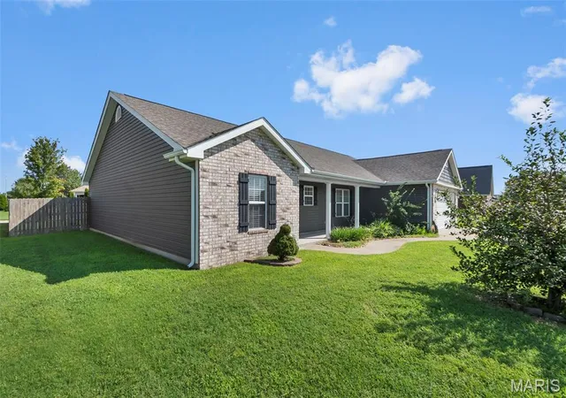 2nd image of 1220 Yellowstone, Sikeston, MO 63801 | MLS# MIS26046839