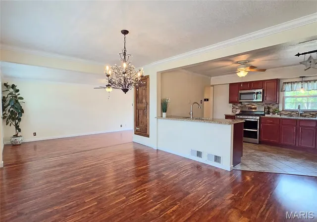 Photo 3 of Sale Pending at 11201 Flori Dr, Saint Louis, MO 63123 | MLS# MIS26046866 | Listing updated on 2026-10-05