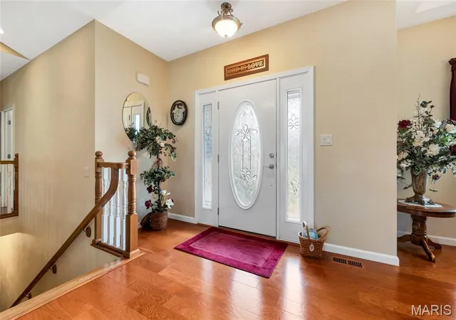Photo 3 of Single family home for sale at 401 Briarcliff Dr, Waterloo, IL 62298 | MLS# MIS26046872 | Listing updated on 2026-09-28