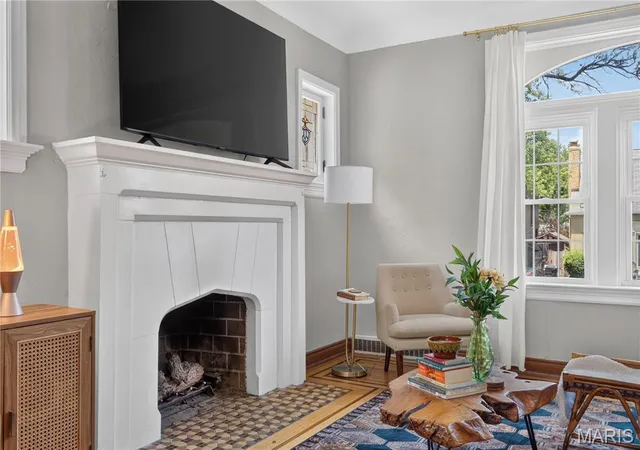 Photo 4 of Sale Pending at 7344 Chamberlain Ave, Saint Louis, MO 63130 | MLS# MIS26046874 | Listing updated on 2026-07-28