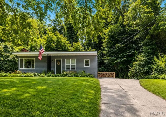 1st image of 304 Walnut Dr, Collinsville, IL 62234 | MLS# MIS26046875