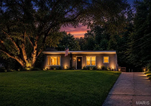 3rd image of 304 Walnut Dr, Collinsville, IL 62234 | MLS# MIS26046875