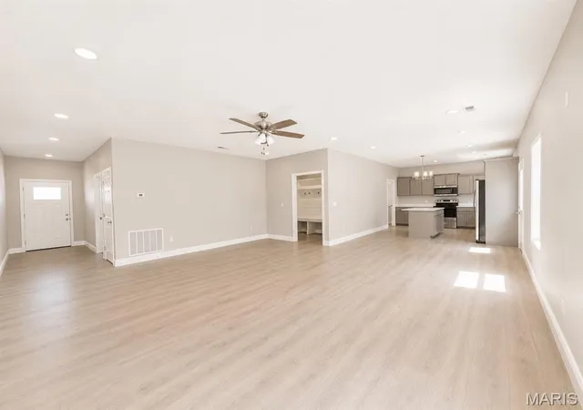 Photo 3 of Single family home for sale at 321 Kearbey Dr, Poplar Bluff, MO 63901 | MLS# MIS26046876 | Listing updated on 2026-07-22