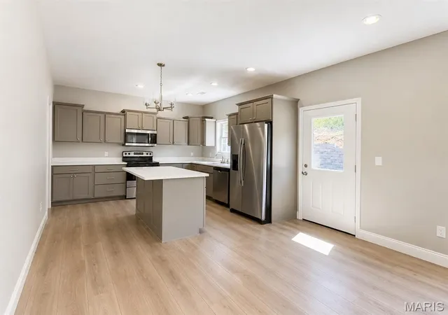 Photo 3 of Single family home for sale at 321 Kearbey Dr, Poplar Bluff, MO 63901 | MLS# MIS26046876 | Listing updated on 2026-07-22