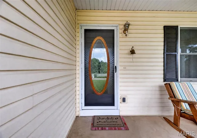 2nd image of 101 S Locust St, Dixon, MO 65459 | MLS# MIS26046878