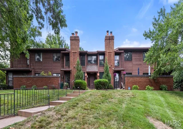 Photo 1 of Condo for sale at 2037 Trailcrest Ln #8, Saint Louis, MO 63122 | MLS# MIS26046900 | Listing updated on 2026-09-28