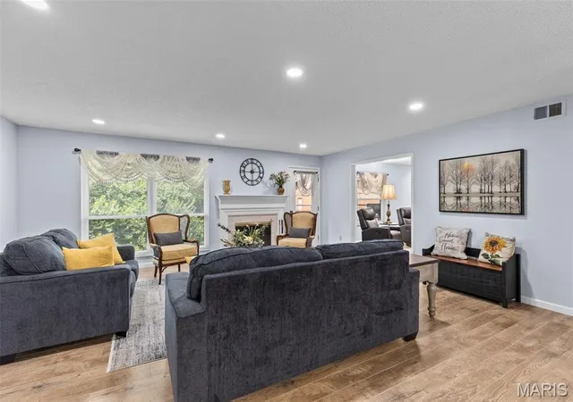Photo 1 of Condo for sale at 2037 Trailcrest Ln #8, Saint Louis, MO 63122 | MLS# MIS26046900 | Listing updated on 2026-09-13