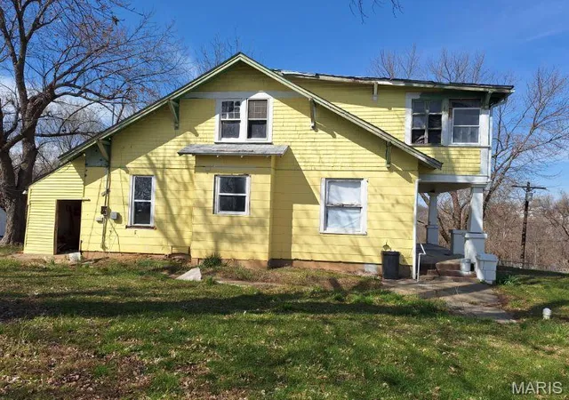 5th image of 215 Division St, Hannibal, MO 63401 | MLS# MIS26046928