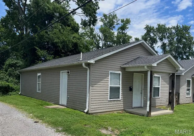 Photo 2 of Single family home for sale at 620 Jefferson Ave, Cape Girardeau, MO 63703 | MLS# MIS26046934 | Listing updated on 2026-07-23