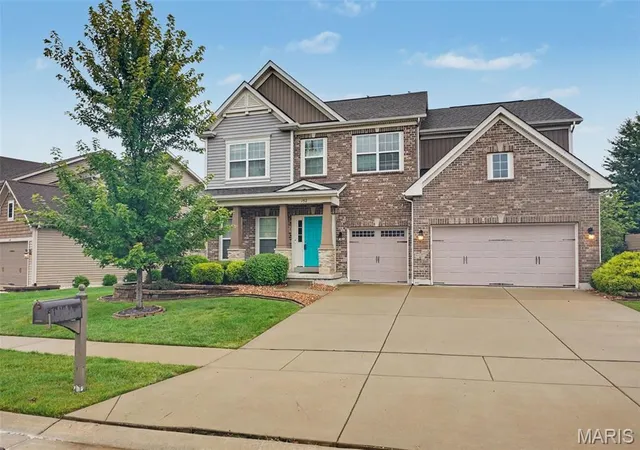 3rd image of 152 Carlton Point Dr, Wentzville, MO 63385 | MLS# MIS26046937