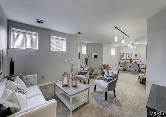 2nd image of 4256 Maryland Ave #LLE, Saint Louis, MO 63108 | MLS# MIS26046945