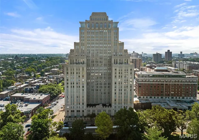 1st image of 232 N Kingshighway Blvd #1701/1801, Saint Louis, MO 63108 | MLS# MIS26046947