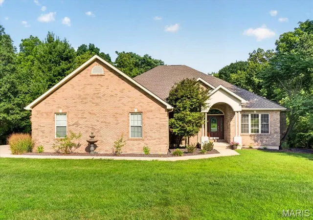 Photo 3 of Single family home for sale at 6120 Old Baum Church Rd, Waterloo, IL 62298 | MLS# MIS26046955 | Listing updated on 2026-09-28